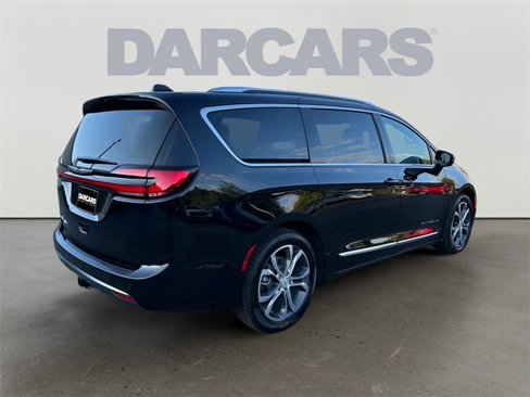 New 2026 Chrysler Pacifica Pinnacle image 7