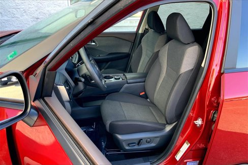 Used 2023 Nissan Rogue SV image 18