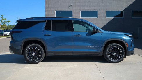 Used 2024 Chevrolet Traverse LT image 8