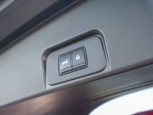 Used 2022 Nissan Rogue SV w/ SV Premium Package image 31