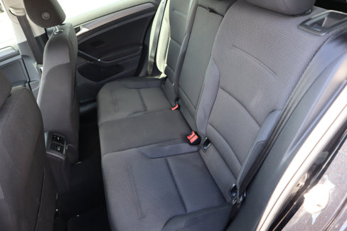 Used 2018 Volkswagen Golf S image 19