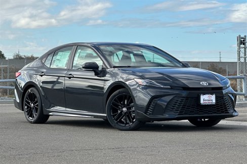 New 2026 Toyota Camry SE image 2