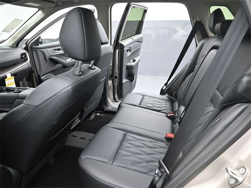 New 2026 Nissan Rogue Platinum image 12
