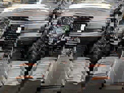 Used 2024 GMC Sierra 3500 AT4 image 3