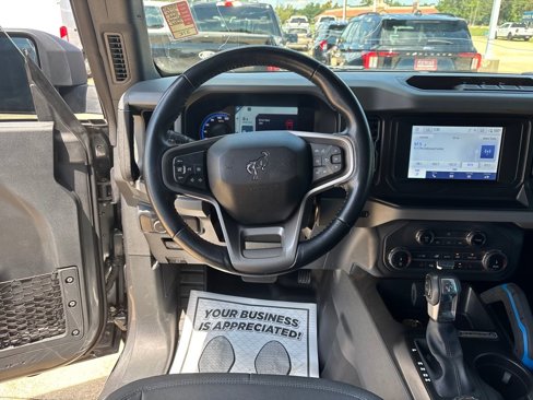 Used 2022 Ford Bronco Black Diamond image 14