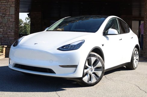 Used 2023 Tesla Model Y Long Range image 2