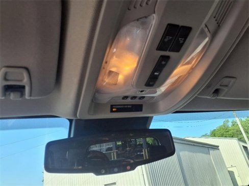 Used 2017 Chevrolet Equinox LT w/ Convenience Package image 24