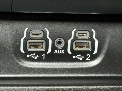 Used 2024 RAM 1500 Laramie image 14