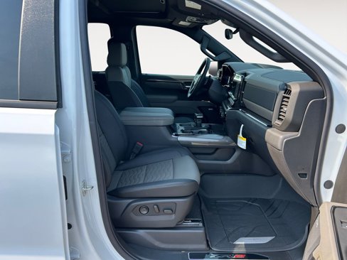 New 2026 Chevrolet Silverado 1500 ZR2 w/ Dark Appearance Package image 10