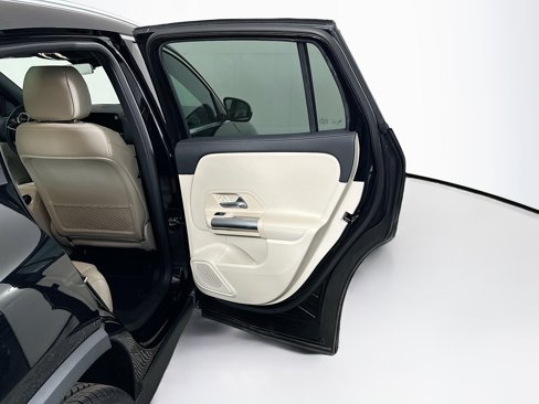 Used 2025 Mercedes-Benz GLA 250 image 31