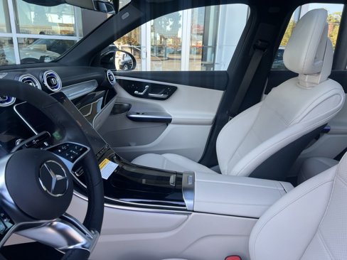 Certified 2025 Mercedes-Benz GLC 300 image 19