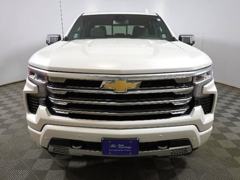Used 2024 Chevrolet Silverado 1500 High Country image 3