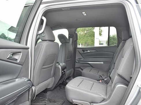 New 2026 Chevrolet Traverse LT image 8