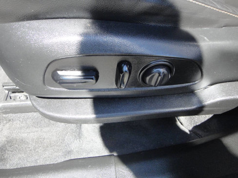 Used 2020 Chevrolet Traverse LT image 12