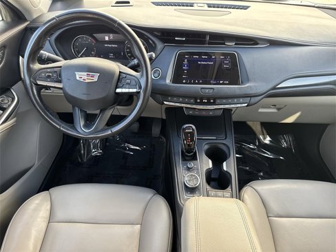Used 2022 Cadillac XT4 Premium Luxury w/ Enhanced Visibility Package image 17