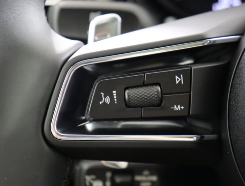 Used 2025 Porsche Macan image 30