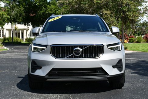 Used 2025 Volvo XC40 B5 Core image 10