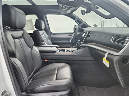 New 2025 Jeep Wagoneer Series III image 35