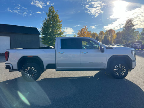 Used 2024 GMC Sierra 3500 Denali Ultimate image 8