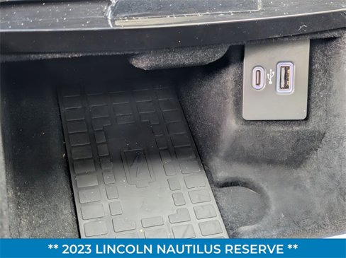 Used 2023 Lincoln Nautilus Reserve w/ Equipment Group 201A image 25