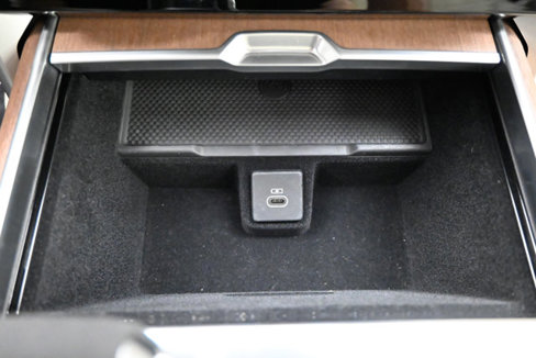 Used 2023 Land Rover Range Rover SE image 20