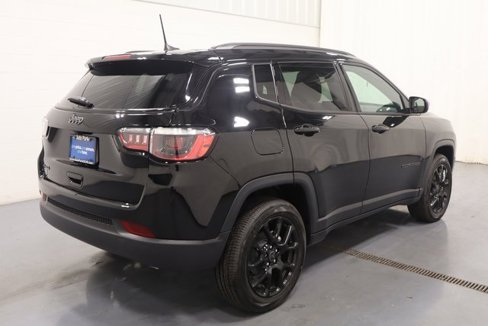 New 2025 Jeep Compass Latitude image 8