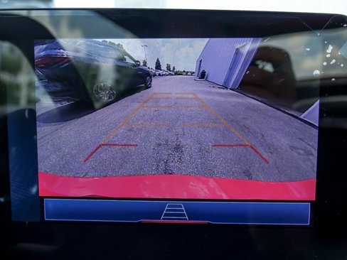 New 2025 Chevrolet Corvette E-Ray image 28