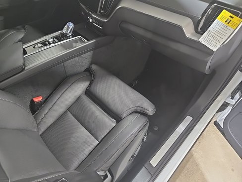New 2026 Volvo XC60 B5 Ultra w/ Climate Package image 22