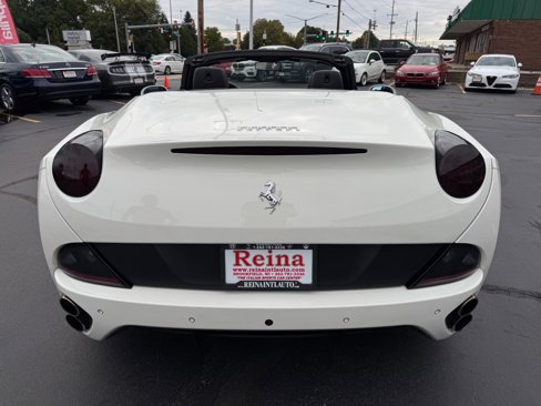 Used 2014 Ferrari California image 10