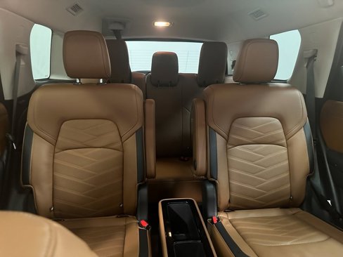 Used 2024 Nissan Pathfinder Platinum image 93