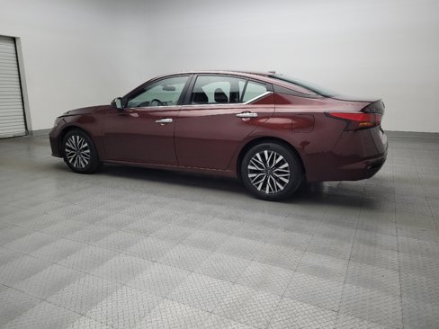 Used 2023 Nissan Altima 2.5 SV image 3