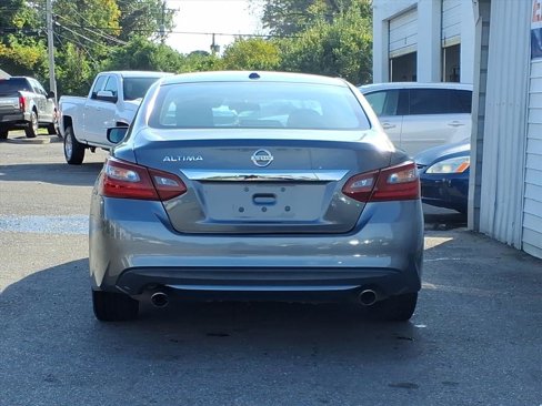 Used 2018 Nissan Altima 2.5 SV image 4