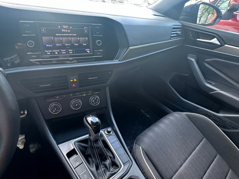 Used 2024 Volkswagen Jetta Sport image 32