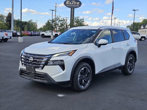 Used 2024 Nissan Rogue SV image 3