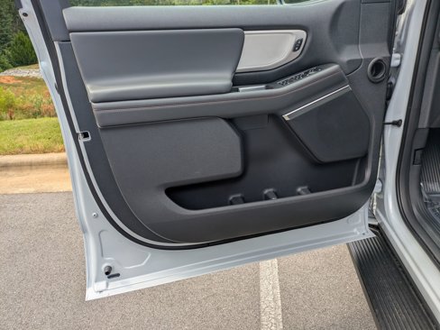 New 2025 Ford Expedition Active image 9