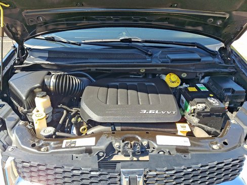 Used 2016 Dodge Grand Caravan SXT image 27