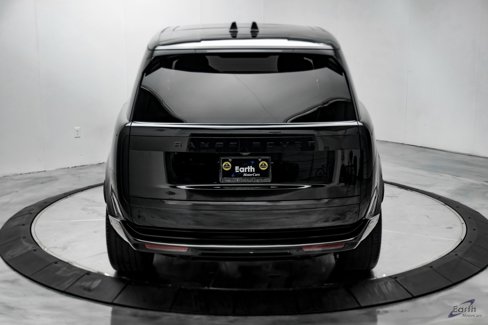 Used 2024 Land Rover Range Rover SE image 11