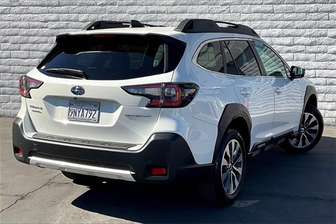 Used 2025 Subaru Outback Limited image 13