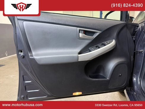 Used 2015 Toyota Prius Five image 35