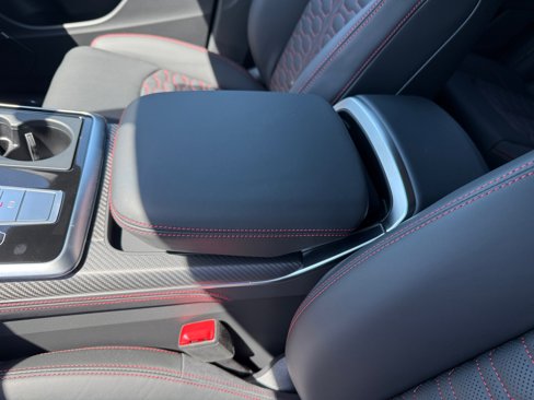 New 2025 Audi RS Q8 performance image 14