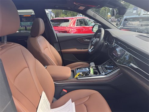 Certified 2025 Audi Q8 Premium Plus image 32