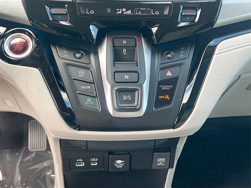 New 2026 Honda Odyssey Touring image 9