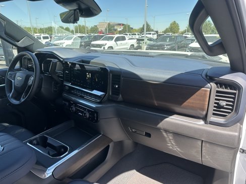 Used 2025 Chevrolet Silverado 3500 High Country w/ High Country Premium Package image 20