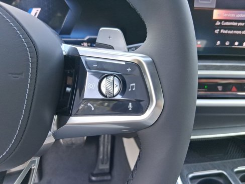 New 2026 BMW 750e xDrive image 22