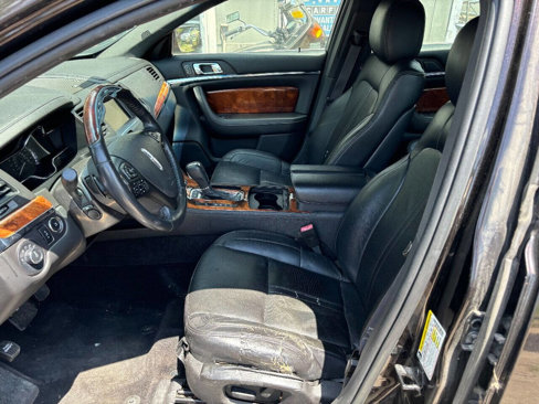 Used 2013 Lincoln MKS AWD image 15