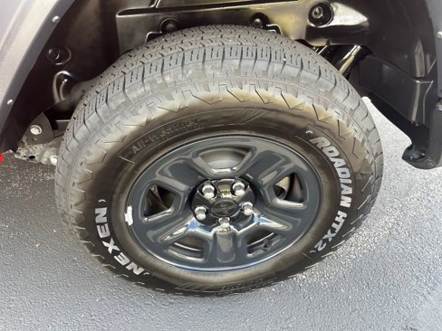 Used 2025 Jeep Wrangler Sport image 11