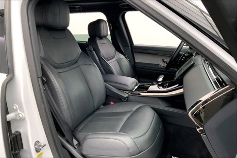 Used 2024 Land Rover Range Rover Sport SE image 5