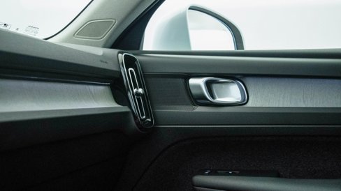 Certified 2025 Volvo XC40 B5 Plus w/ Climate Package image 24