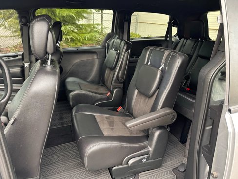Used 2019 Dodge Grand Caravan SXT w/ Driver Convenience Group image 22