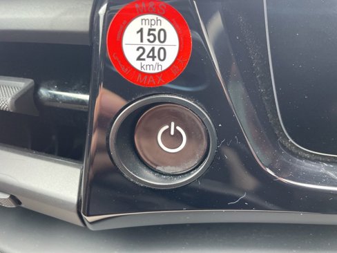 Used 2025 Porsche Macan 4 Electric image 33